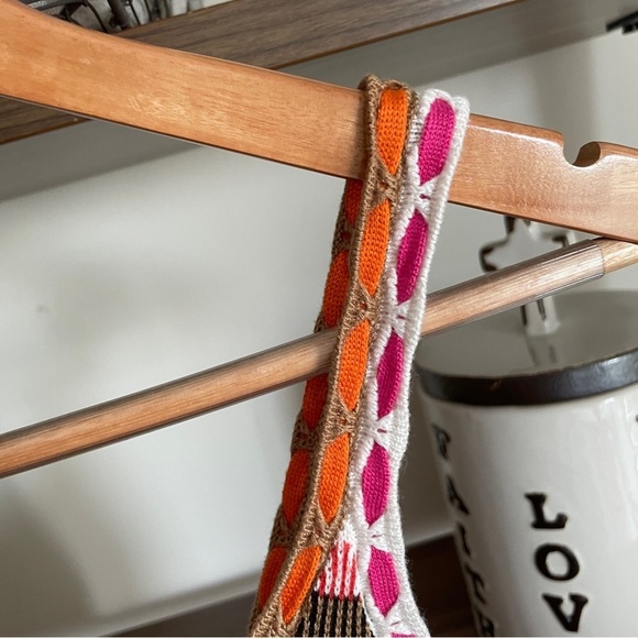 NWOT Alice + Olivia V-neck Crochet Cropped Tank Top, XS - Picture 7 of 9